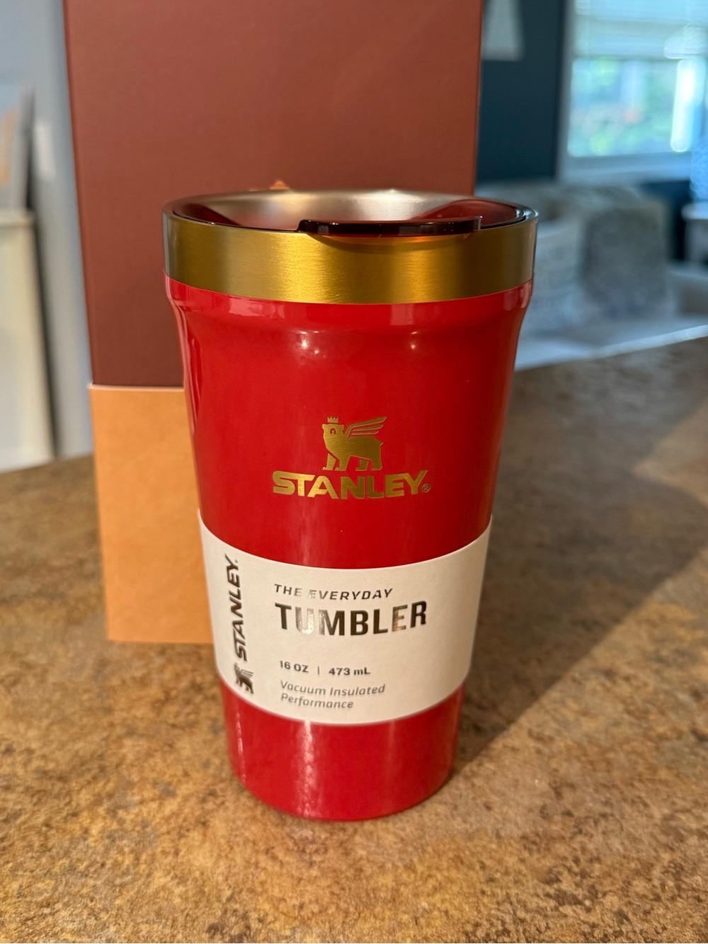 ♥️New Stanley Tumbler 16oz in Holly Berry